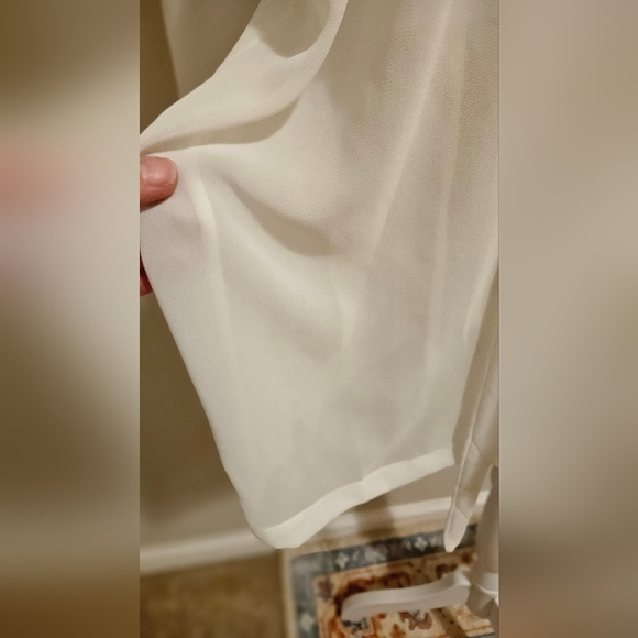 VICTORIA'D SECRET Sheer short robe In Ivory.  One size. NWT - Picture 10 of 12